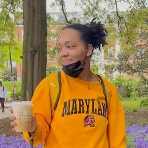 Meet your Posher, Alexis